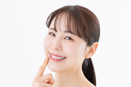 笑顔の白い歯